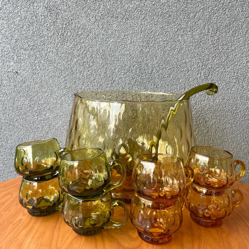 Murano Italy 🇮🇹 punch bowl set, 8 cups, ladle, textured glasses and bowl,